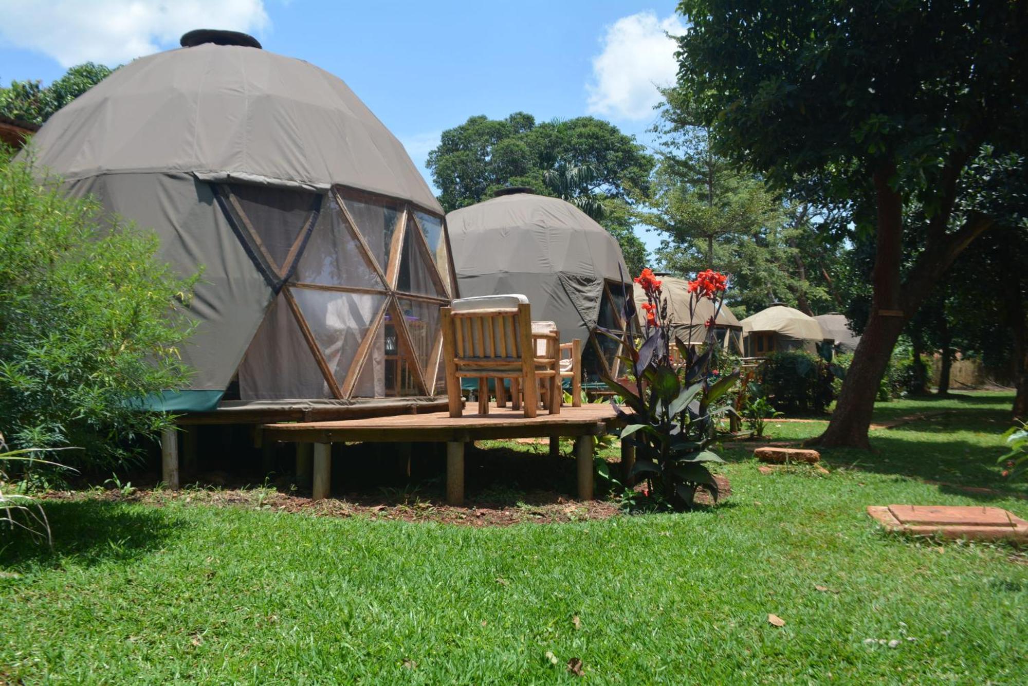 Jinja Backpackers Hostel Exterior photo